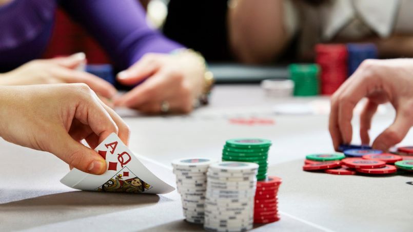 Tìm hiểu cách tính điểm trong bài poker