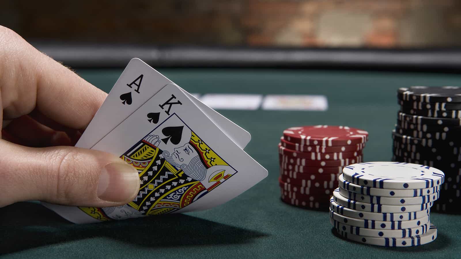 Chơi Poker online có khó không?